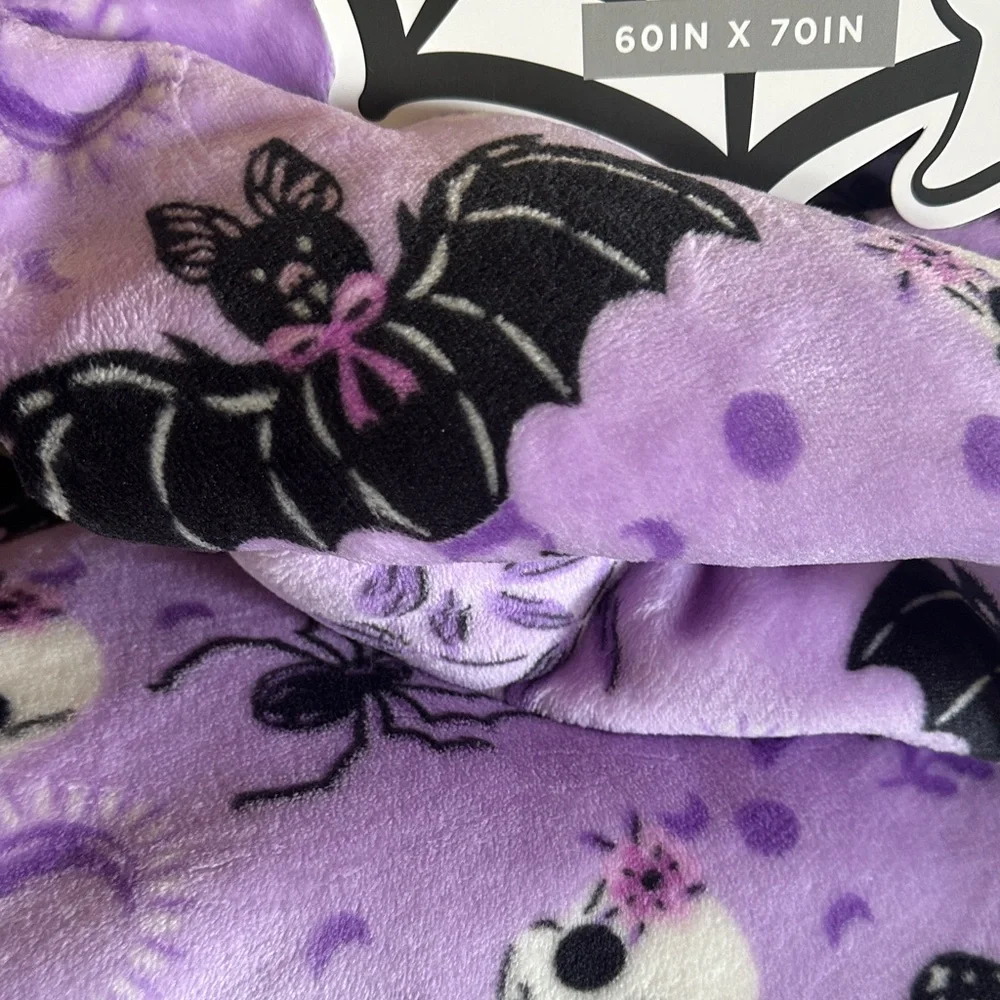 Envogue Halloween Throw Purple Snake 🐍 Serpent Bat 🦇 Spider 🕷️ Moon 🌙 NEW!